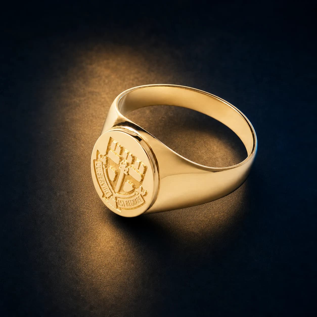 Women's 18k Gold Ring with an engraved school crest